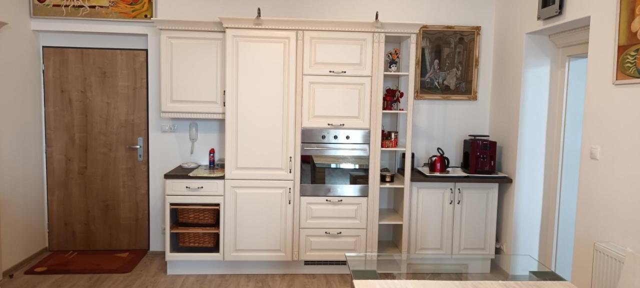 Apartman Ostry Vrsok V Starom Smokovci Apartment วิสโซเค ดาตรี ภายนอก รูปภาพ