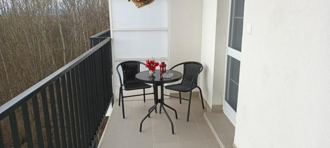 Apartman Ostry Vrsok V Starom Smokovci Apartment วิสโซเค ดาตรี ภายนอก รูปภาพ
